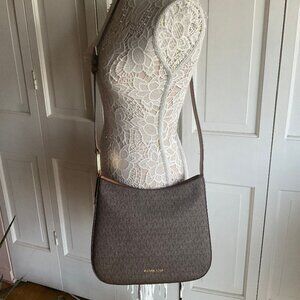 NWT $228 MICHAEL KORS Kensington Brown/ Acorn Logo Large Crossbody